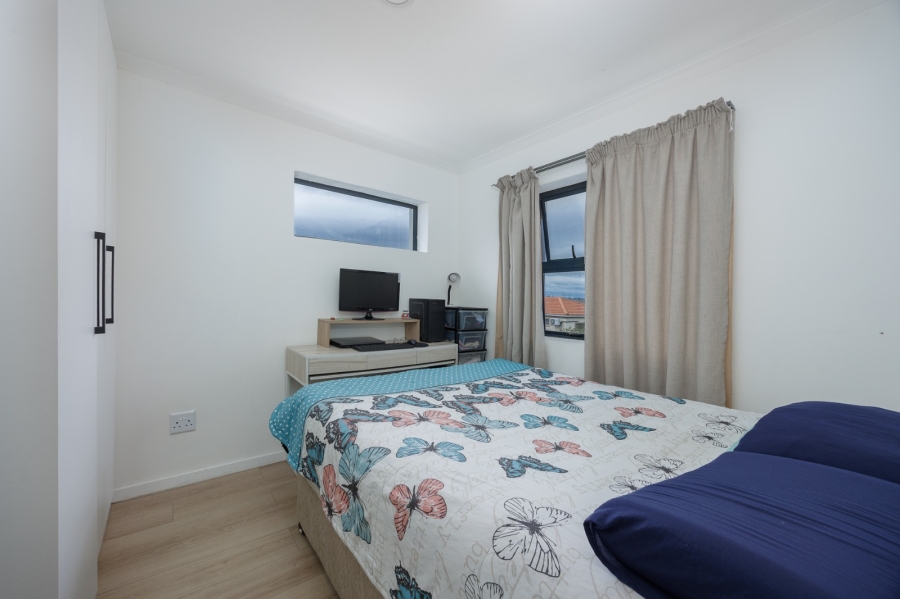 5 Bedroom Property for Sale in Rustdal Western Cape